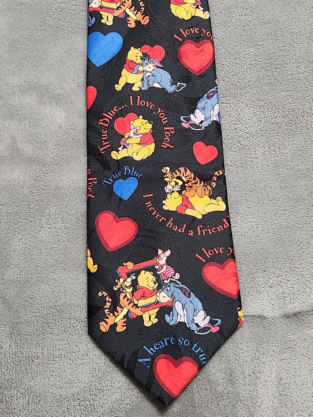 Vintage Disney Winnie the Pooh True Blue Hearts Novelty Necktie